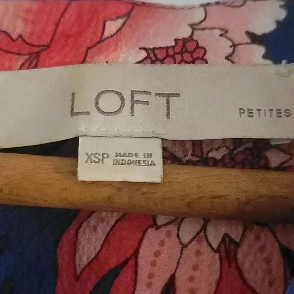 LOFT floral blouse - Picture 7 of 10